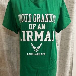 🔸$5 each or 3/$12🔸

NWT "Proud Grandma of an Airman" shirt size M